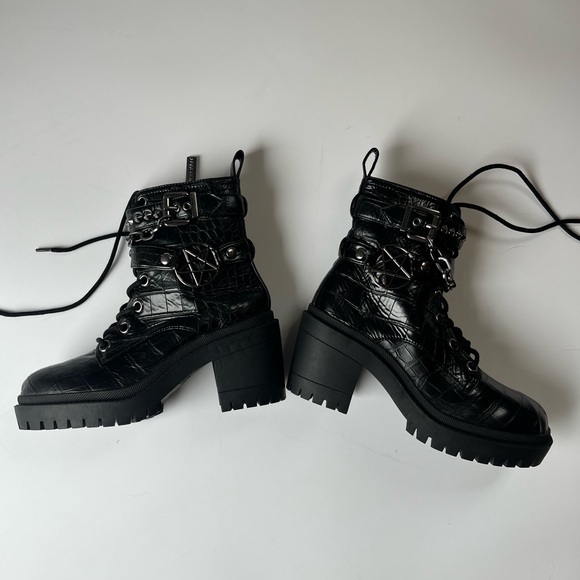 Blackcraft Faux Snake Skin Leather and Chain Black Lilith Heeled Women's Boot - Picture 6 of 16